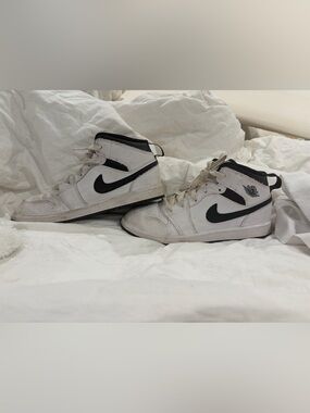 Nike Black and White Kids' Low-Top Sneakers